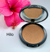 Cargar imagen en el visor de la galería, Powdered Shimmer Highlighter
