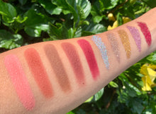 Cargar imagen en el visor de la galería, White Palette Eyeshadow Kit
